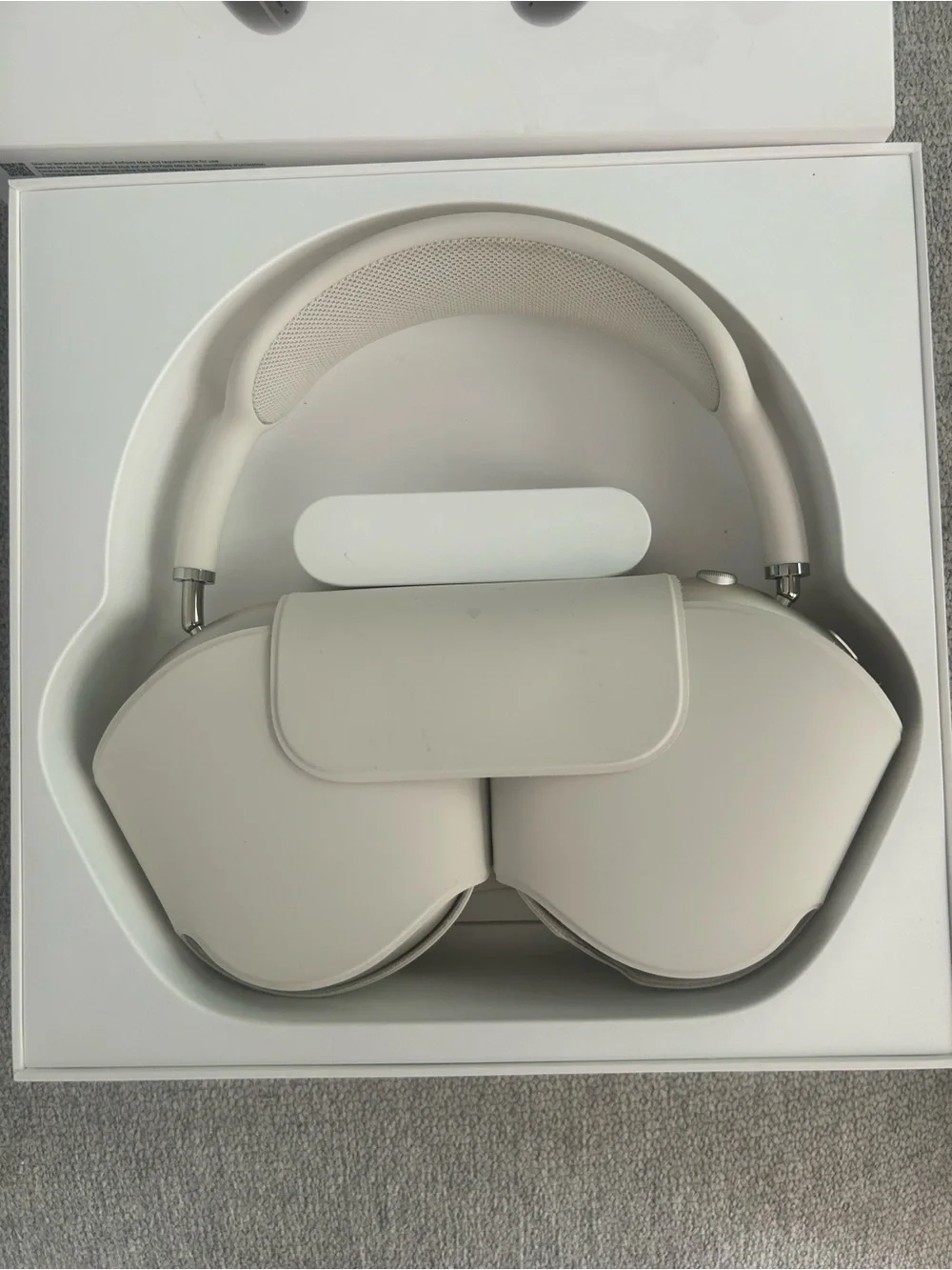 Apple AirPods Max - Silver/Cream Wireless Over-Ear Headphones
